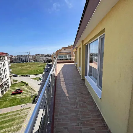 Valemar アパート *